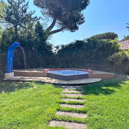 Albarella Familyhouse With Pool Apartment
