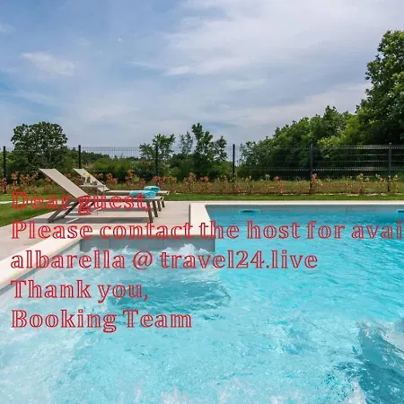 Albarella Familyhouse With Pool