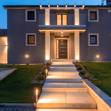 Albarella Familyhouse With Pool *