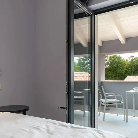 Albarella Familyhouse With Pool